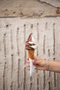 Točená zmrzlina – ŘECKÝ JOGURT & ČOKOLÁDA