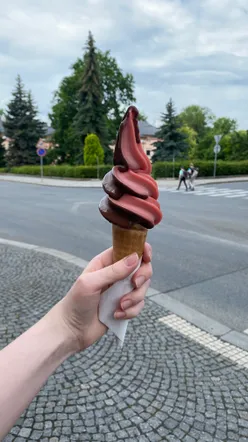 Točená zmrzlina – JAHODA & ČOKOLÁDA