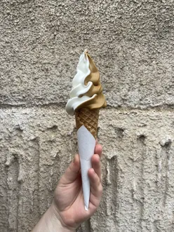 Točená zmrzlina – ŘECKÝ JOGURT & SLANÝ KARAMEL