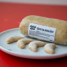 Fotografie – Těsto na rohlíčky  (2/2)