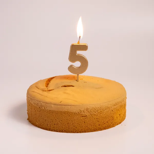 Fotografie – 5 - zlatá číslicová svíčka (4,5cm)  (2/2)