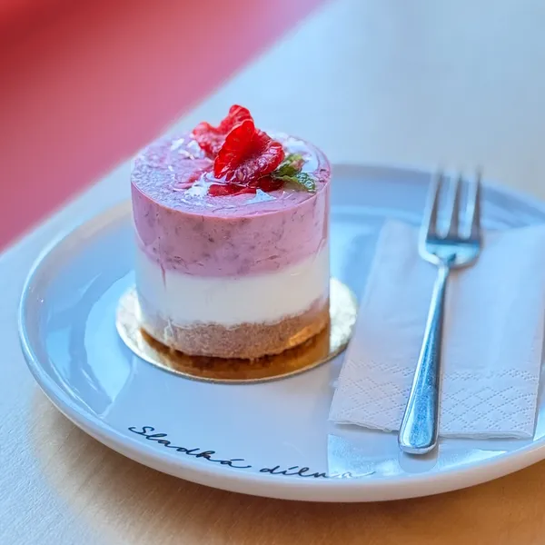 Fotografie – Malinový mousse s bílou čokoládou, MP (1/1)